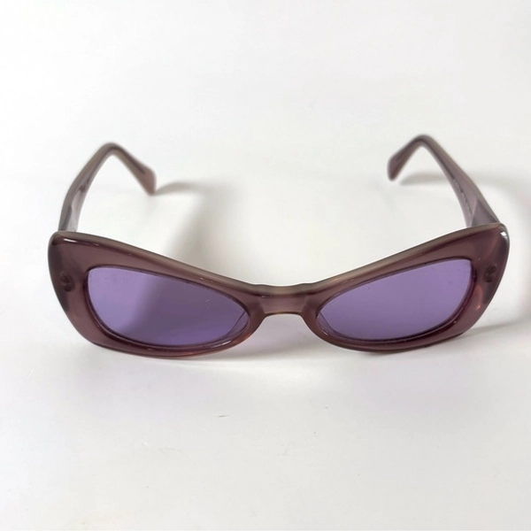 Vintage Moschino Purple Cat Eye Sunglasses – Y2K Designer Oval Frame, Lavender S