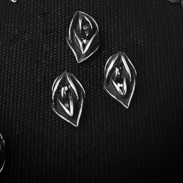 Vagina Tack Pin | Martha Rotten