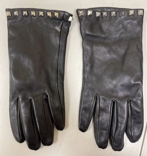 Bloomingdales Women's Black Leather Studded Gloves