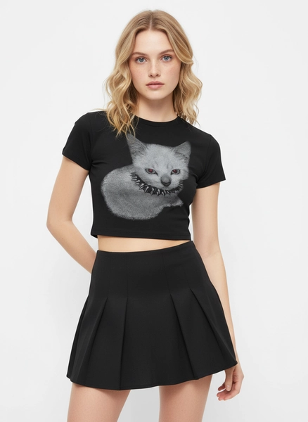 Round Neckline Cat Graphic Tee