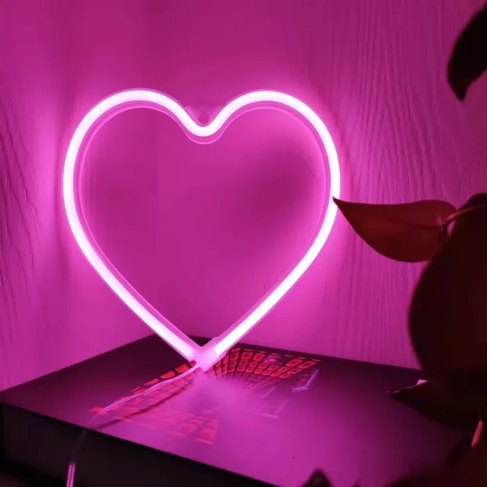 Plaque néon LED en forme de cœur