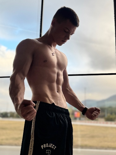 Hi 👋 gym guy 👺