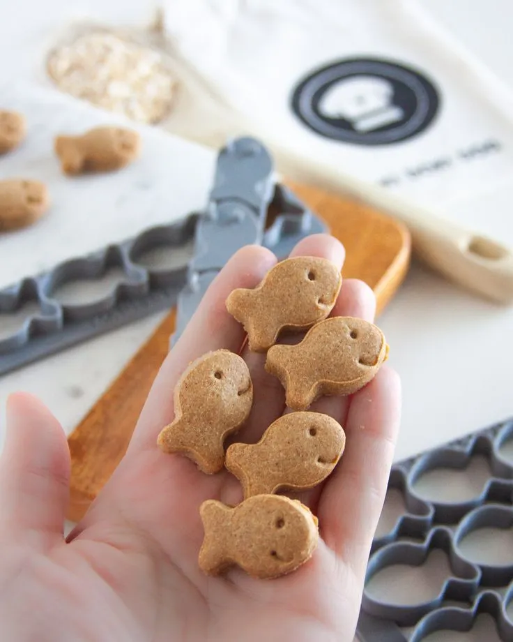 Treats for me? =ᗢ=