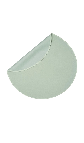 Dame Thro Waterproof Blanket in Sage.