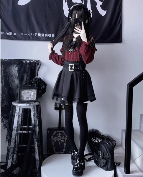 Pointed Lace Collar Jirai Kei Blouse & Black Skirt + shipping 