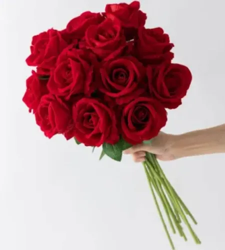 Bouquet of red roses 