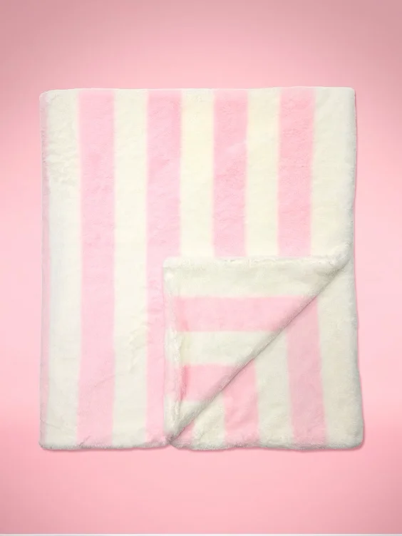 VS Cozy Plush Blanket