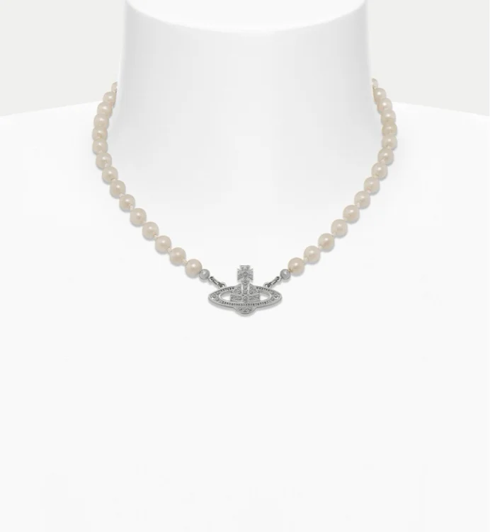 Mini Bas Relief Pearl Choker