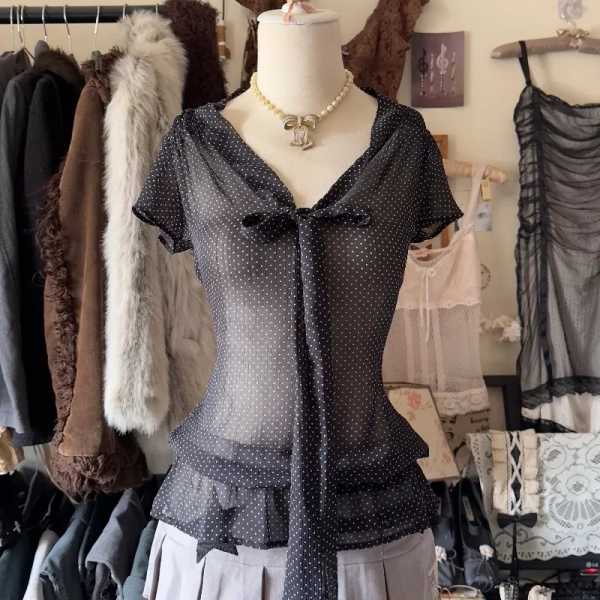 polkadot blouse ౨ৎ femmecannibale