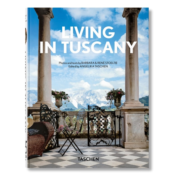 Book: Living in Tuscany. 45th
