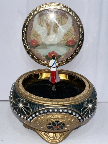 San Francisco Music Box Company Anastasia Alexandra and Nicholas Hinged Trinket