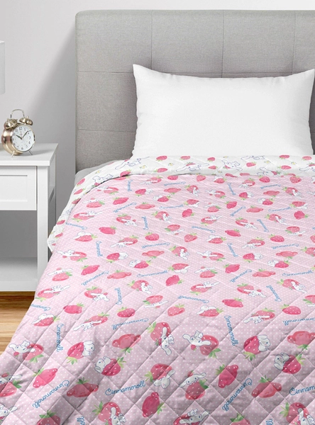 Cinnamoroll Strawberry Polka Dot Quilted Throw Blanket