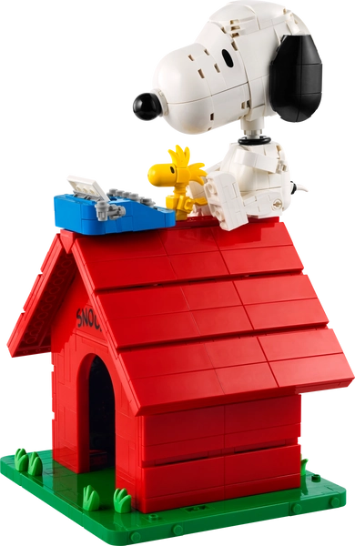 Peanuts: Snoopy's Doghouse