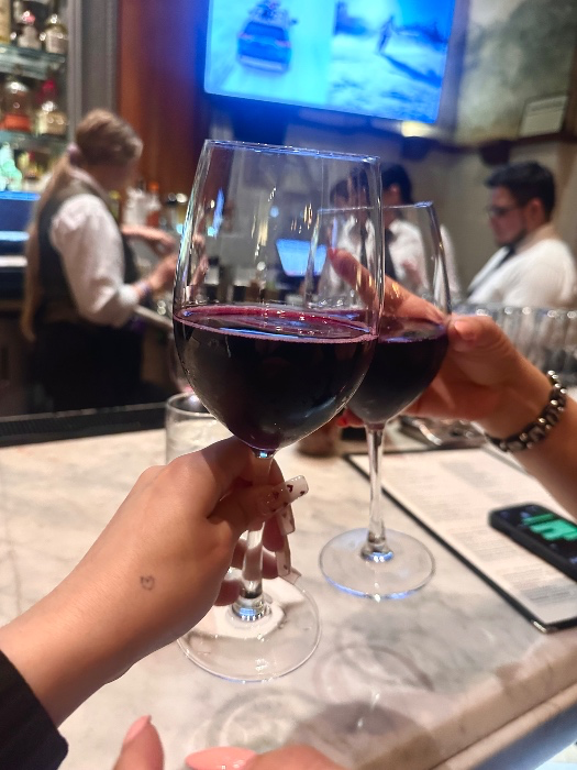 Cocktail + tip 🥂
