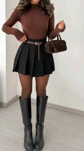 Pleated Skirt in Black