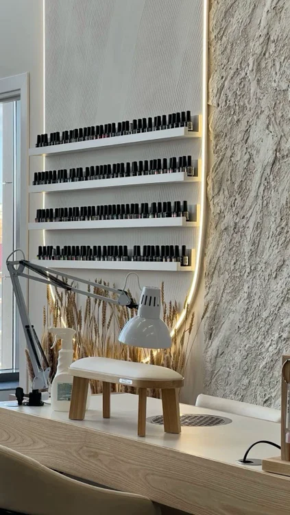 Manicure & pedicure