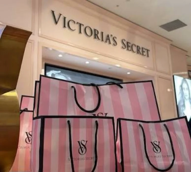 Buy me lingerie / shopping spree 