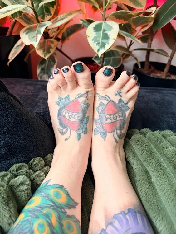Toes