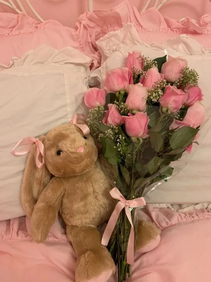 It's women's Dayyyy 🧸🌹