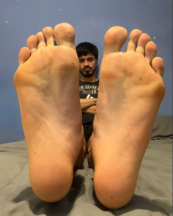 To daddy’s big feet