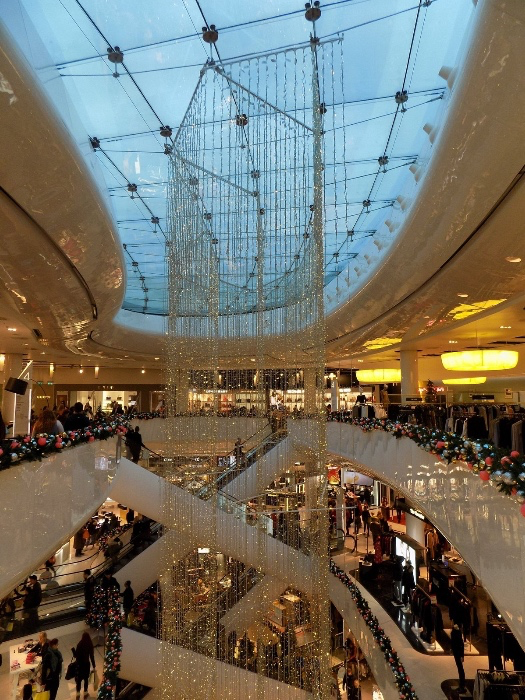 big shopping trip 🛍️🛒 (2000)