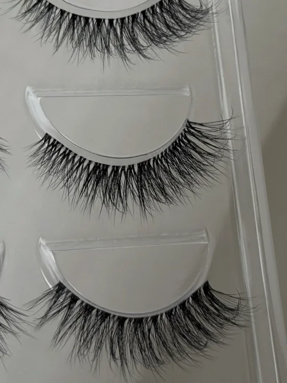 Eyelashes 