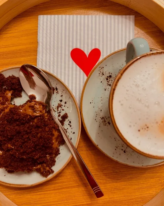 Hot chocolate and cake