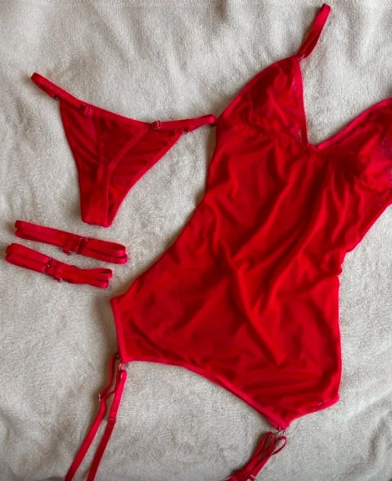 Red or black set 