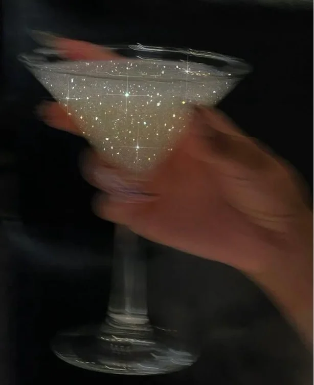 Pretty drinks on me 🍸 go have fun 🤩