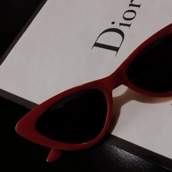 Queen Sunglasses 🍒