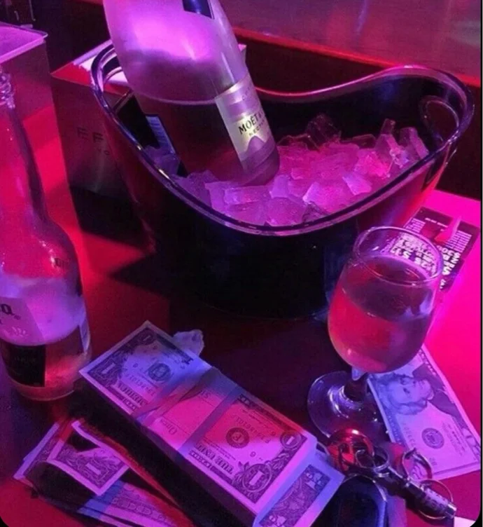 drinks with friends♡