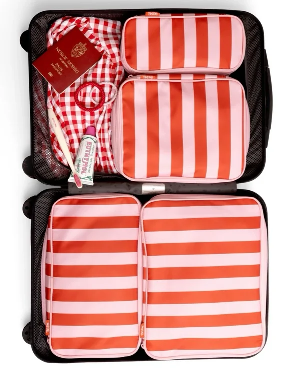 COMPRESSIBLE PACKING CUBES 