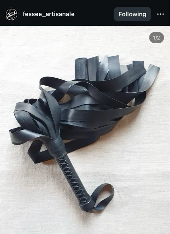 Fessée artisanale flogger