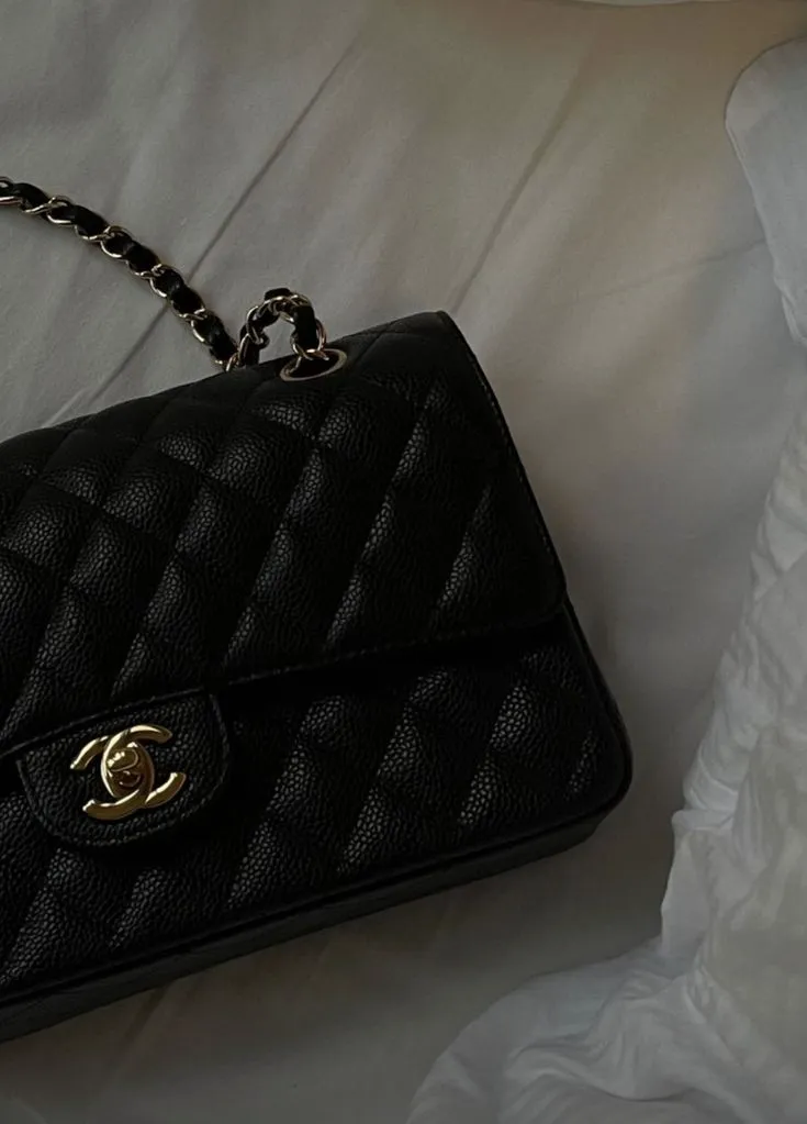 Boutique Chanel Bag