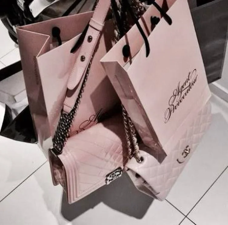 𝄃𝄃𝄂𝄂𝄀𝄁𝄃𝄂𝄂𝄃 Shopping Spree