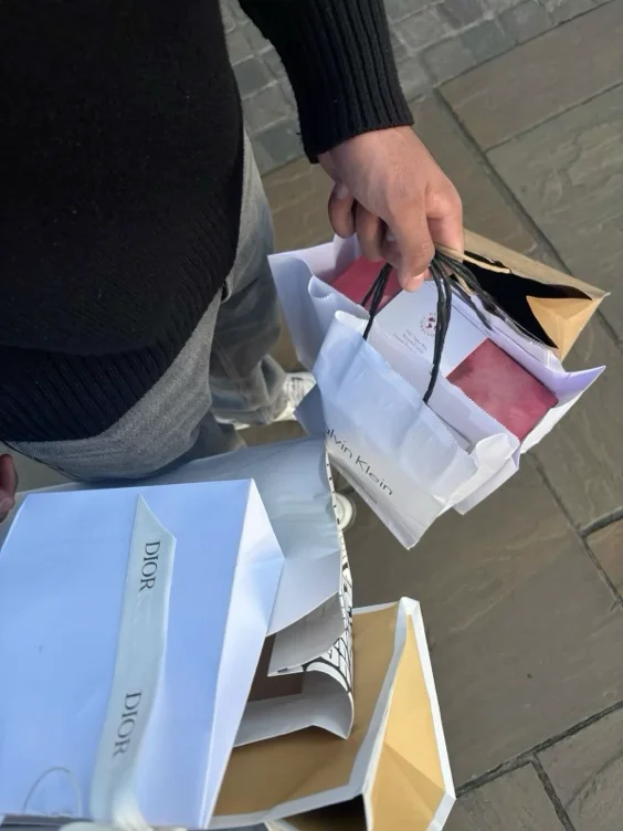 Carry my shopping bags