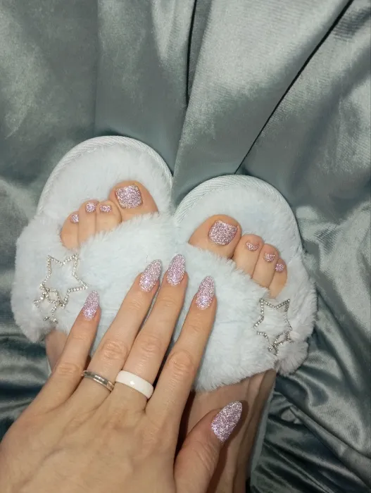 Matching manipedi