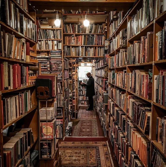 Going ham in a bookstore