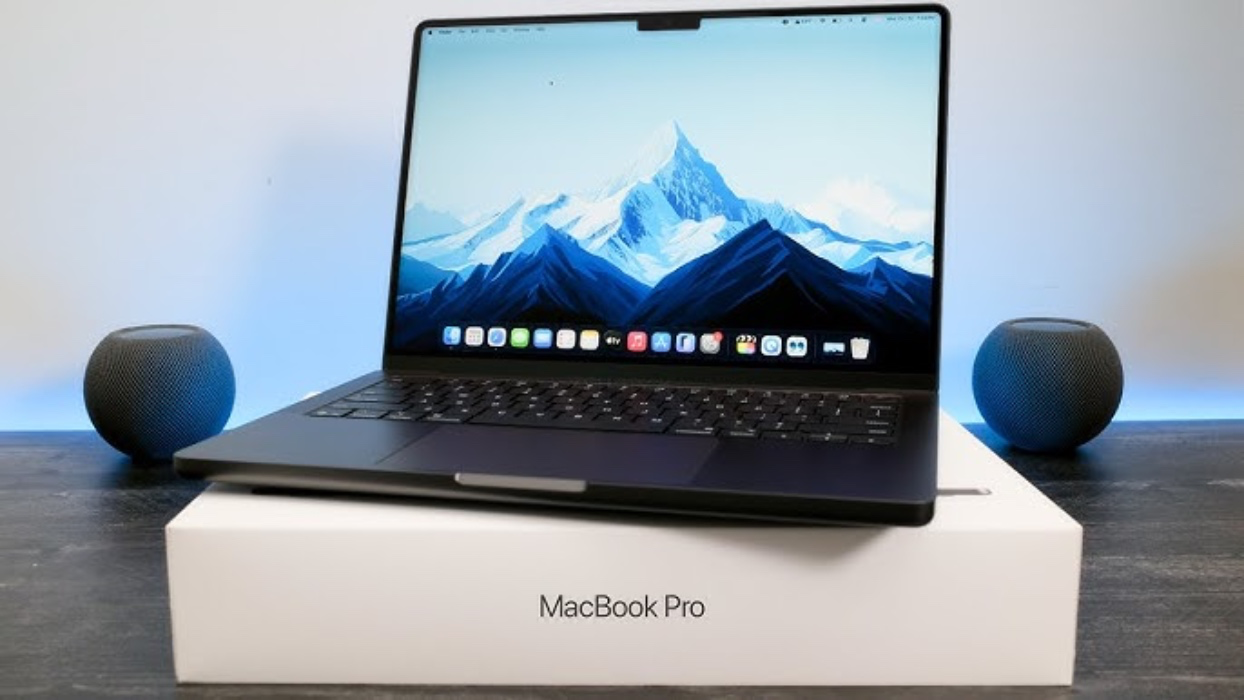 MACBOOK PRO