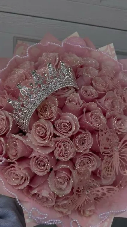 piggy bank filled by piggies 