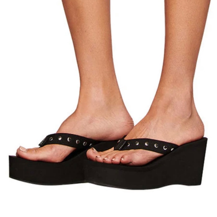 SHELBY STUDDED FLIP FLOP 2.0 - BLACK | 38 / BLACK