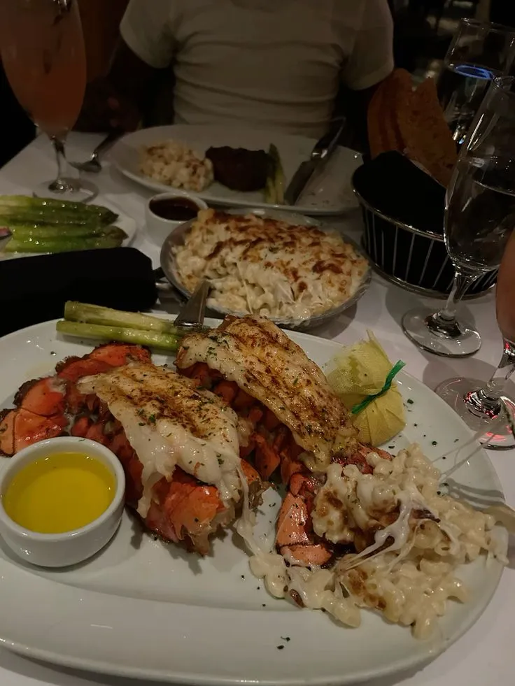 Dinner 🦞🩷