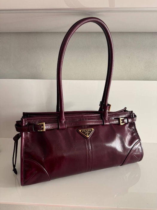 prada bag 