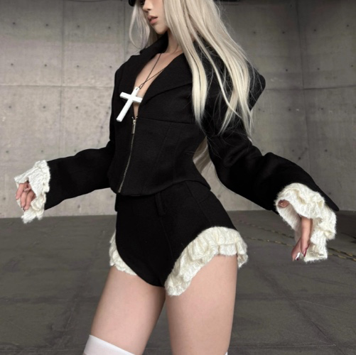 outfit shorts + jacket 