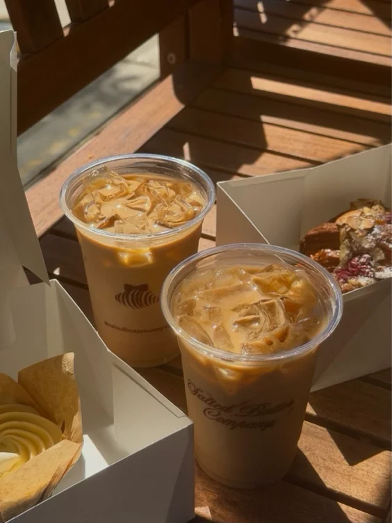 Coffee + sweet treat 💕