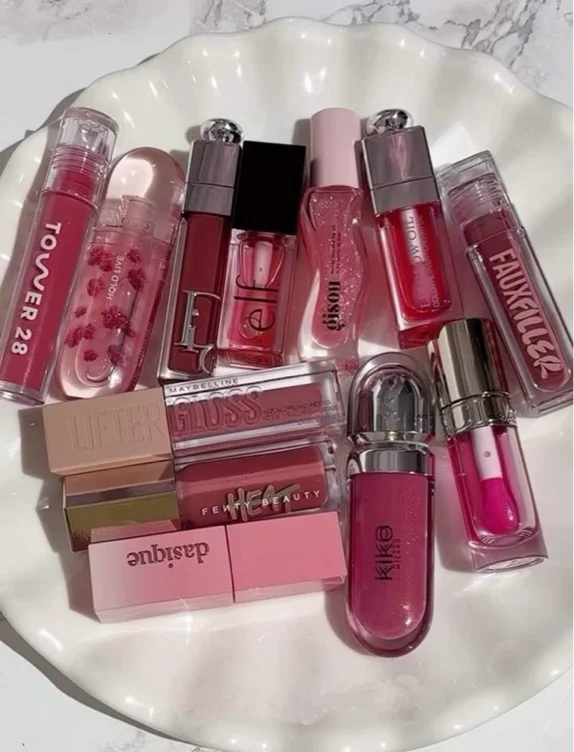 Lipglosses to keep my lips cute and pouty 💕