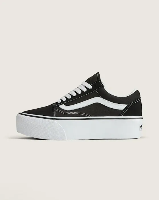🖤 Sneakers