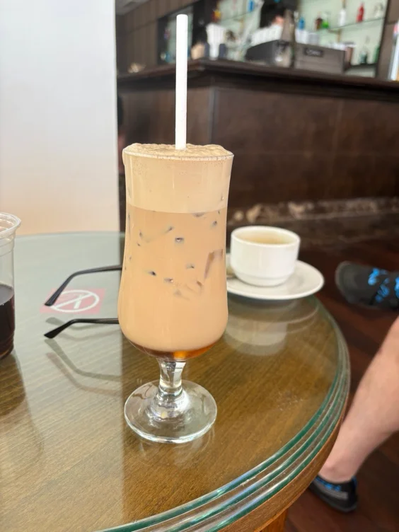 Iced caramel macchiato 