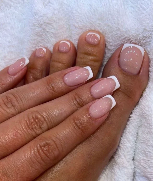 Mani + pedi