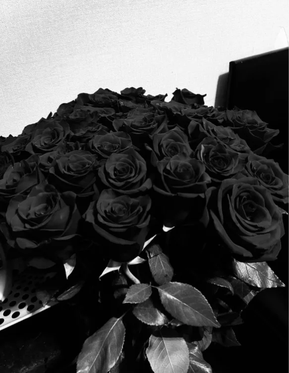 222 roses 🖤